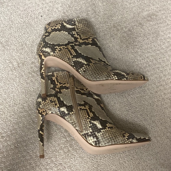 Stuart Weitzman python boots - Picture 6 of 7